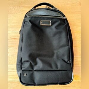 Briggs & Riley Medium Slim Backpack. Excellent Condition.